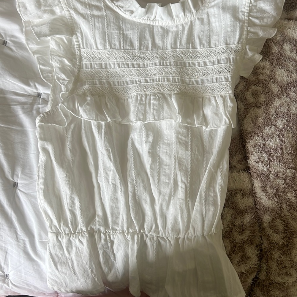 gb white ruffle blous